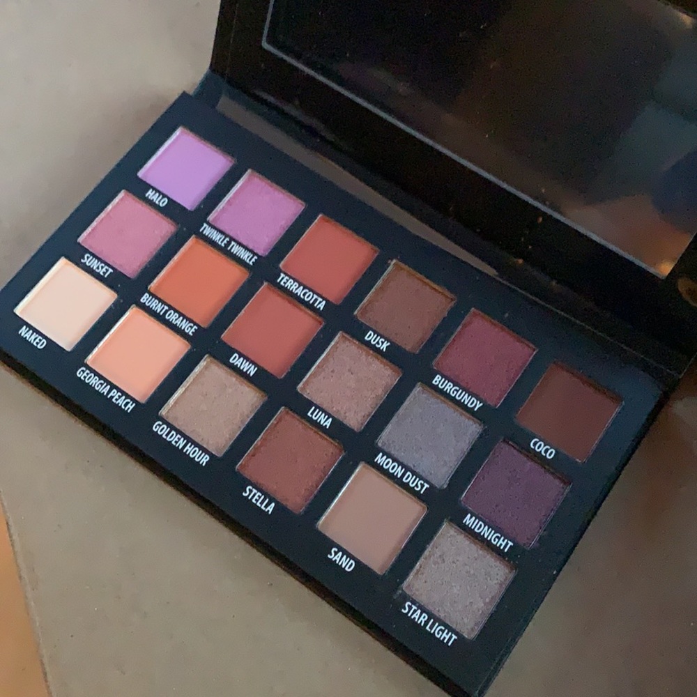KAB cosmetics day + night eyeshadow palette